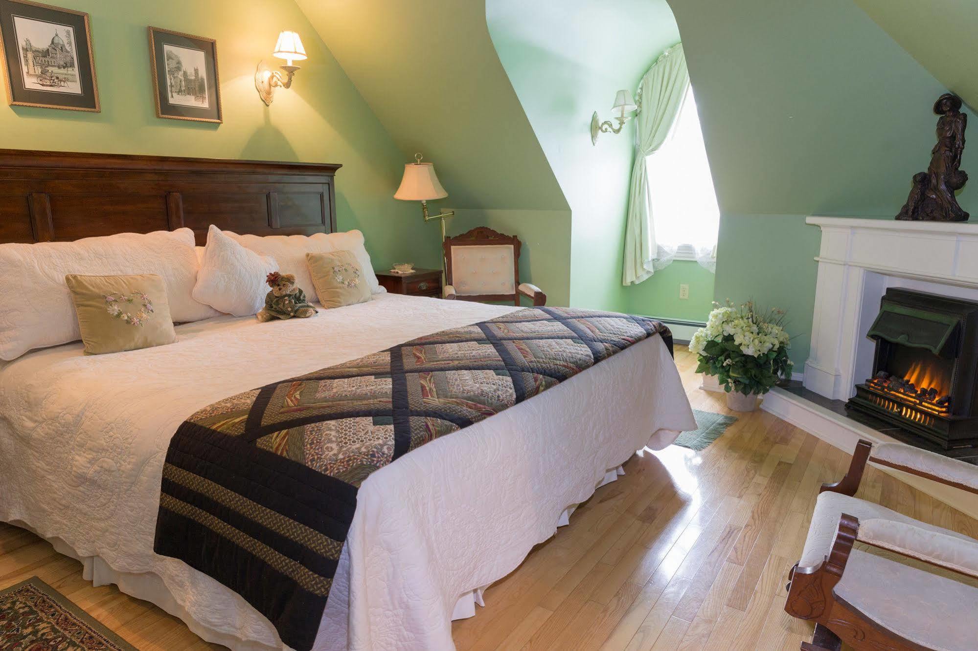 シャーロットタウン フィッツロイ ホール Bed & Breakfast エクステリア 写真
